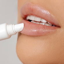Load image into Gallery viewer, LIPSMART Ultra-Hydrating Lip Treatment
